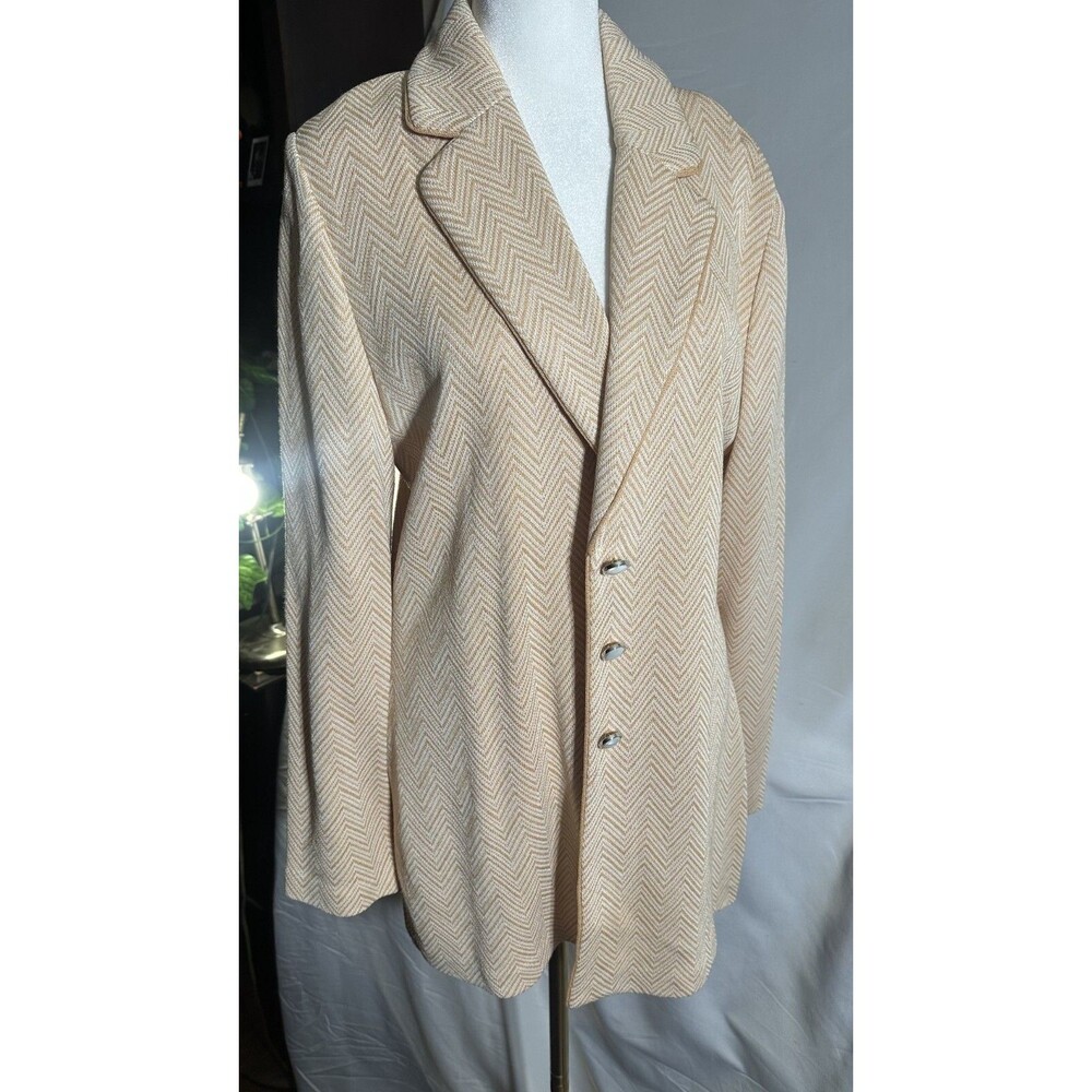 St. John Knit Sz. 8 Summery Peach Color